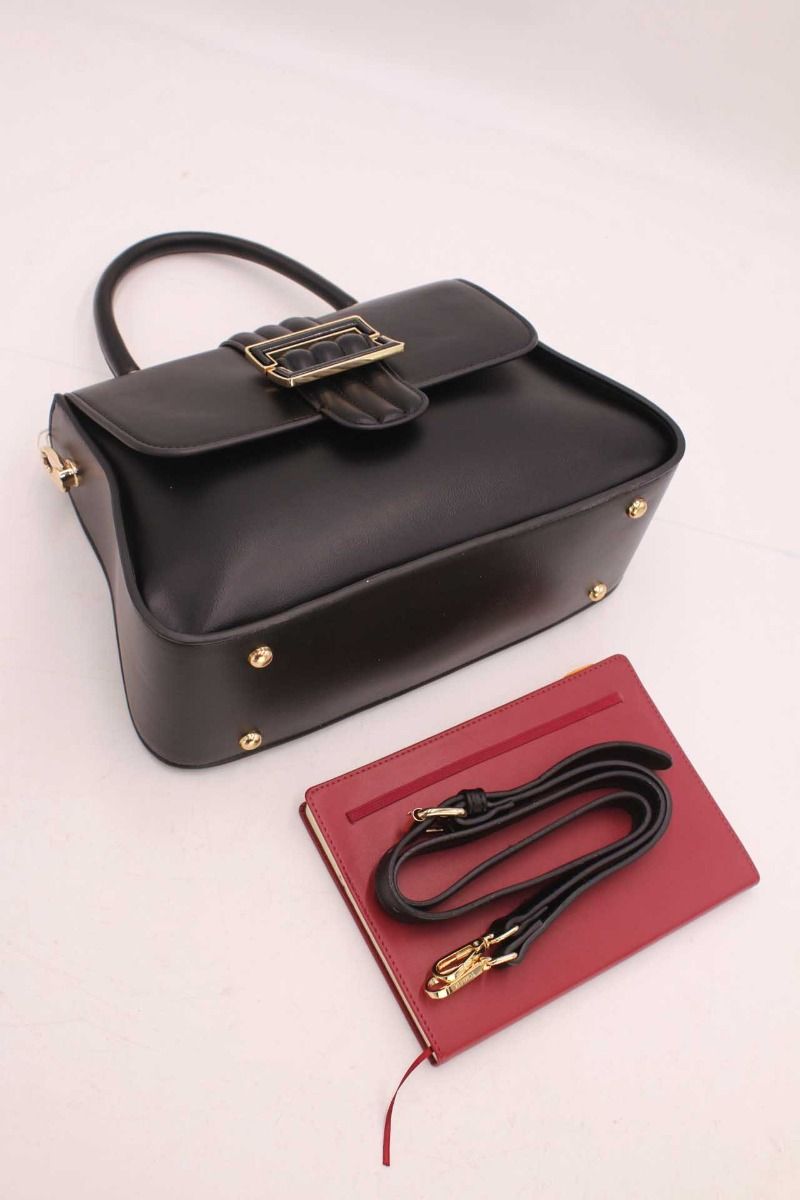 👜 Sac à main noir élégant – Fermoir doré