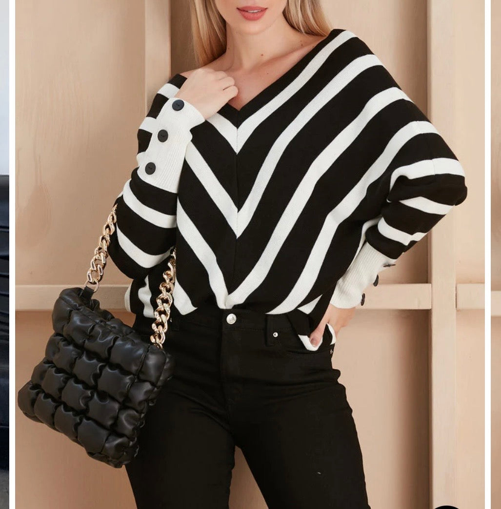 Pull chic rayé col V